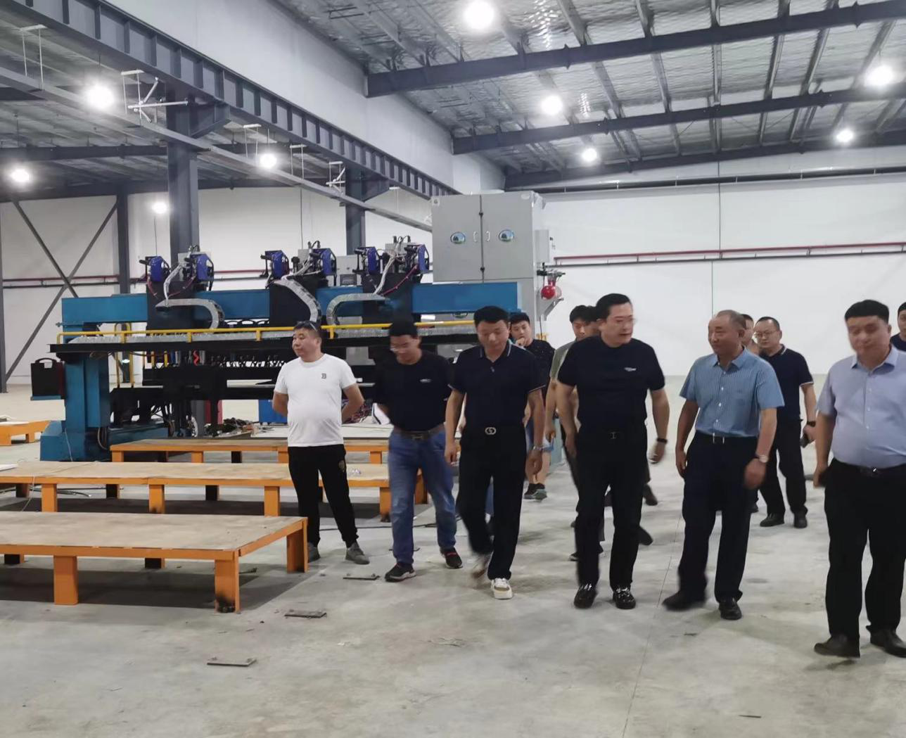 集團(tuán)董事長(zhǎng)兼總裁柯建東蒞臨安徽公司指導(dǎo)工作