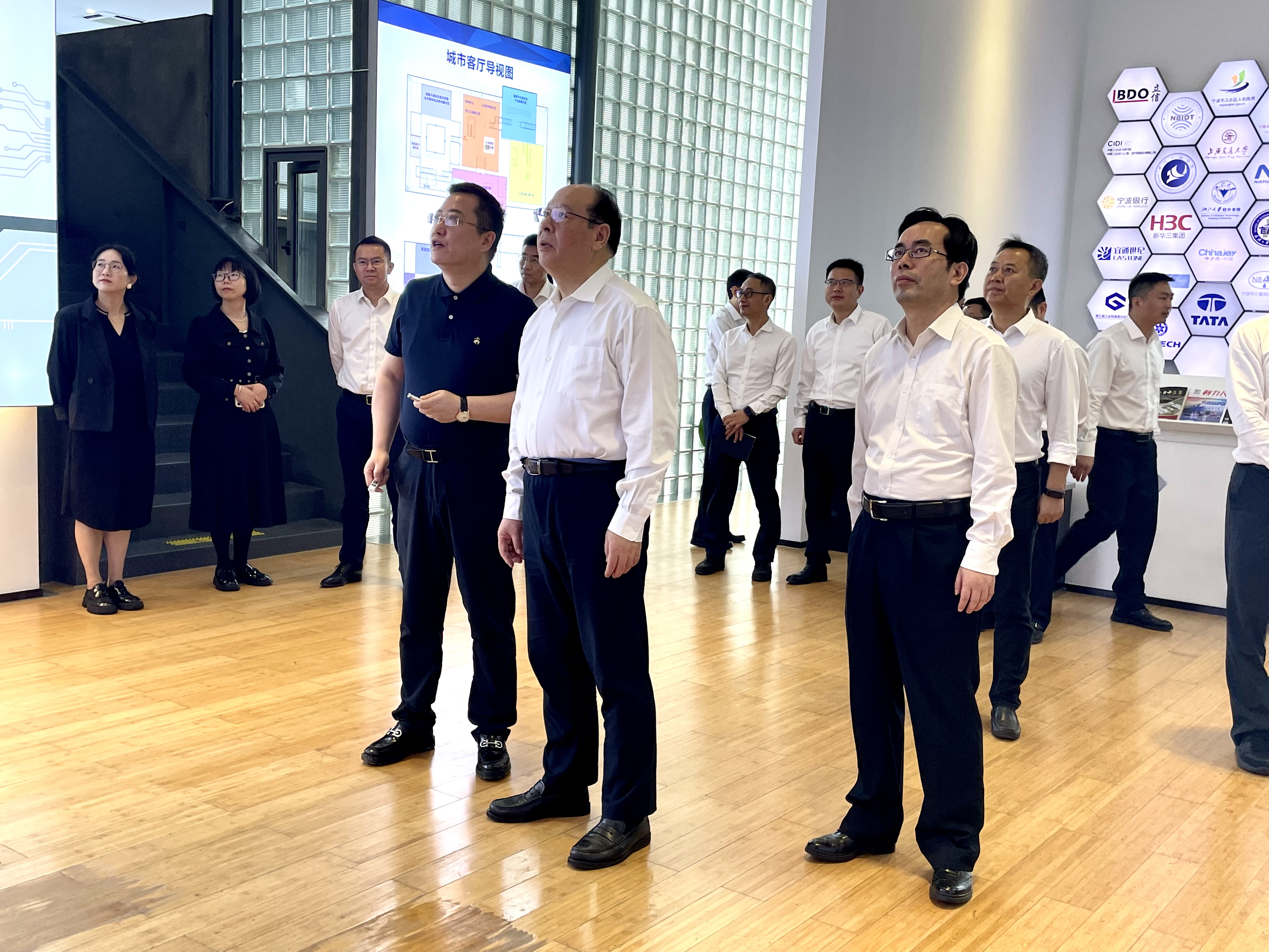 浙江省委常委、寧波市委書記彭佳學(xué)一行蒞臨柯力傳感走訪調(diào)研