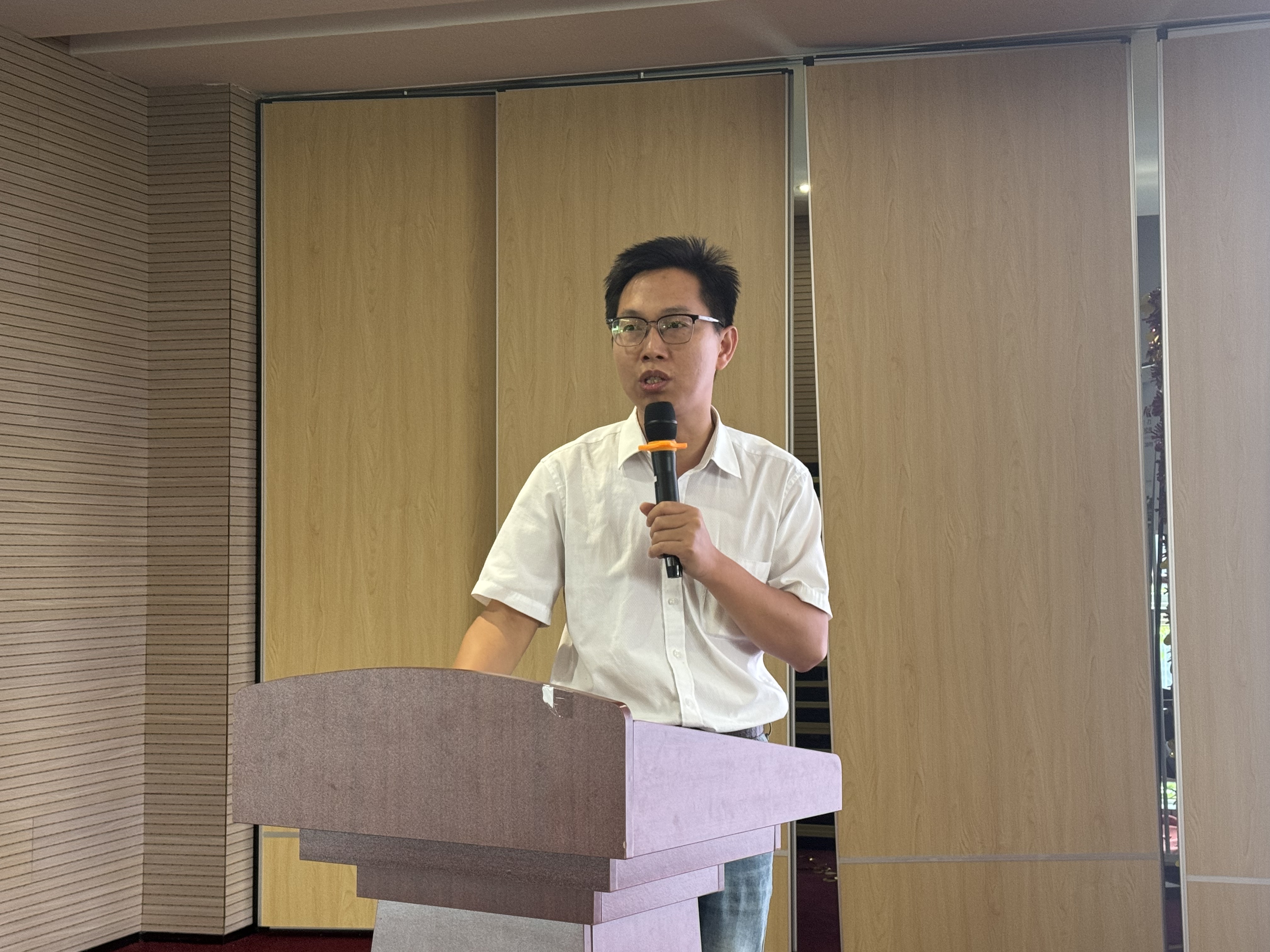 市場部主管 袁方杰.jpeg